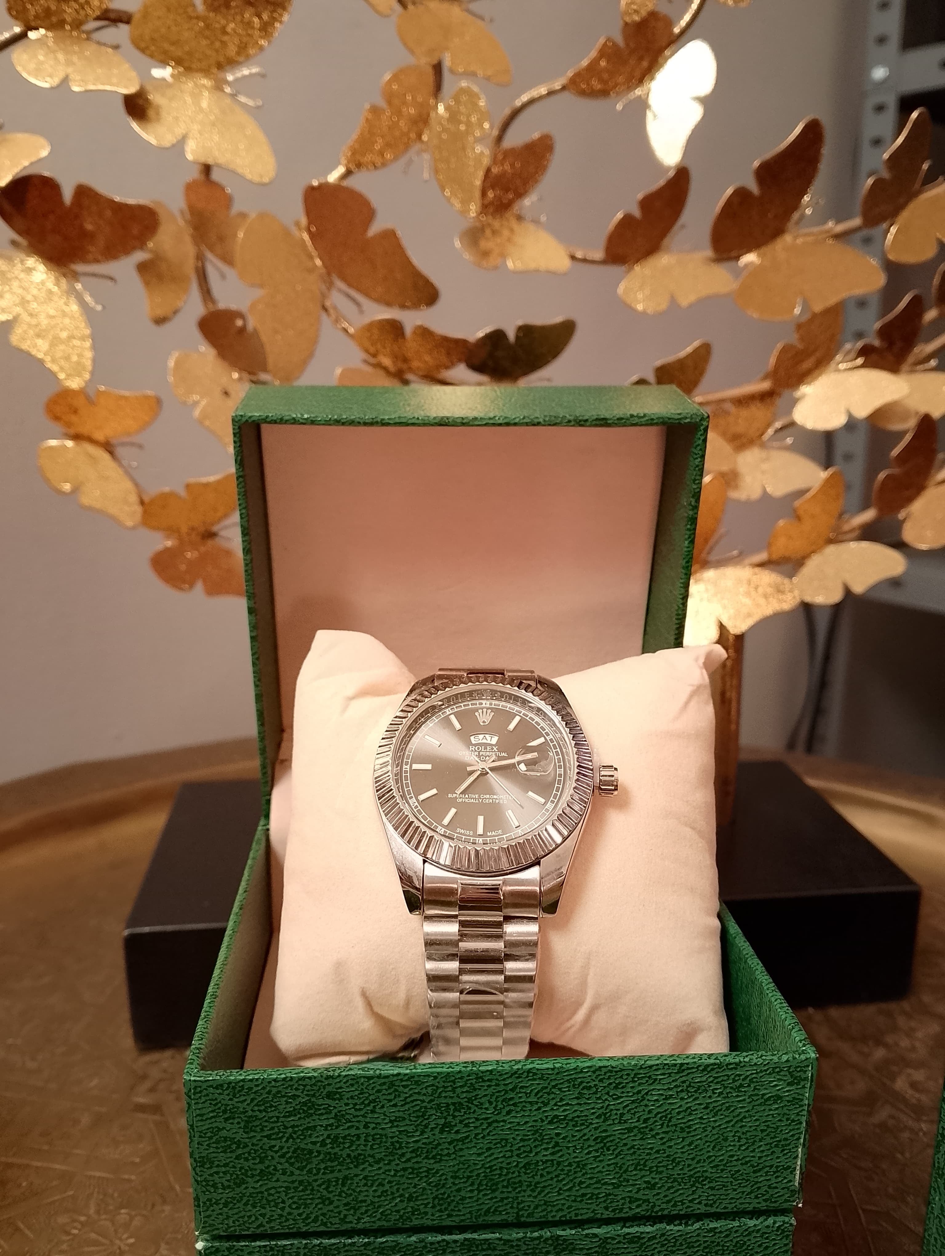 Rolex Day-Date Style – Silver Dial / Fluted Bezel