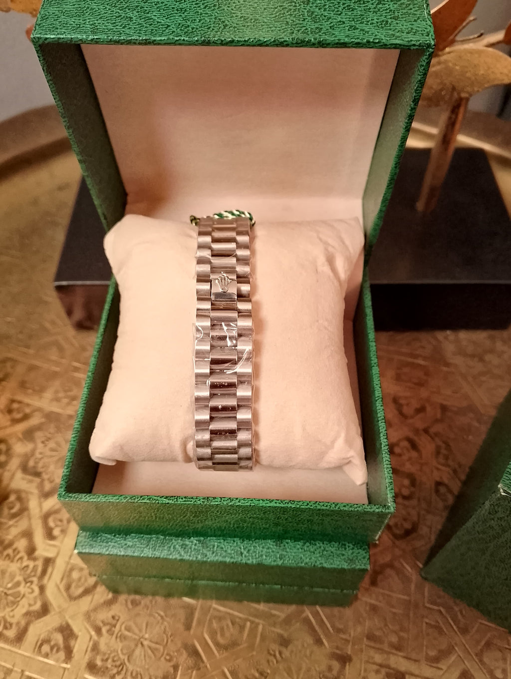 Rolex Day-Date Style – Silver Dial / Fluted Bezel